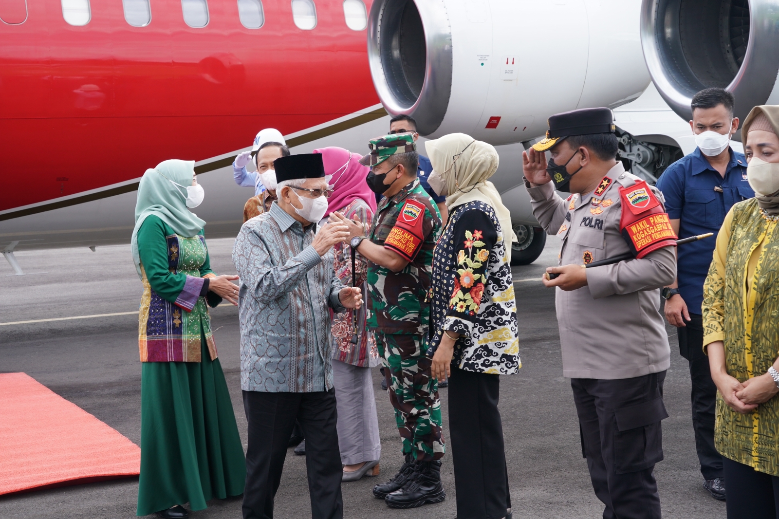 Kapolda Sumut Sambut Kedatangan Wakil Presiden RI ke Tapanuli Tengah