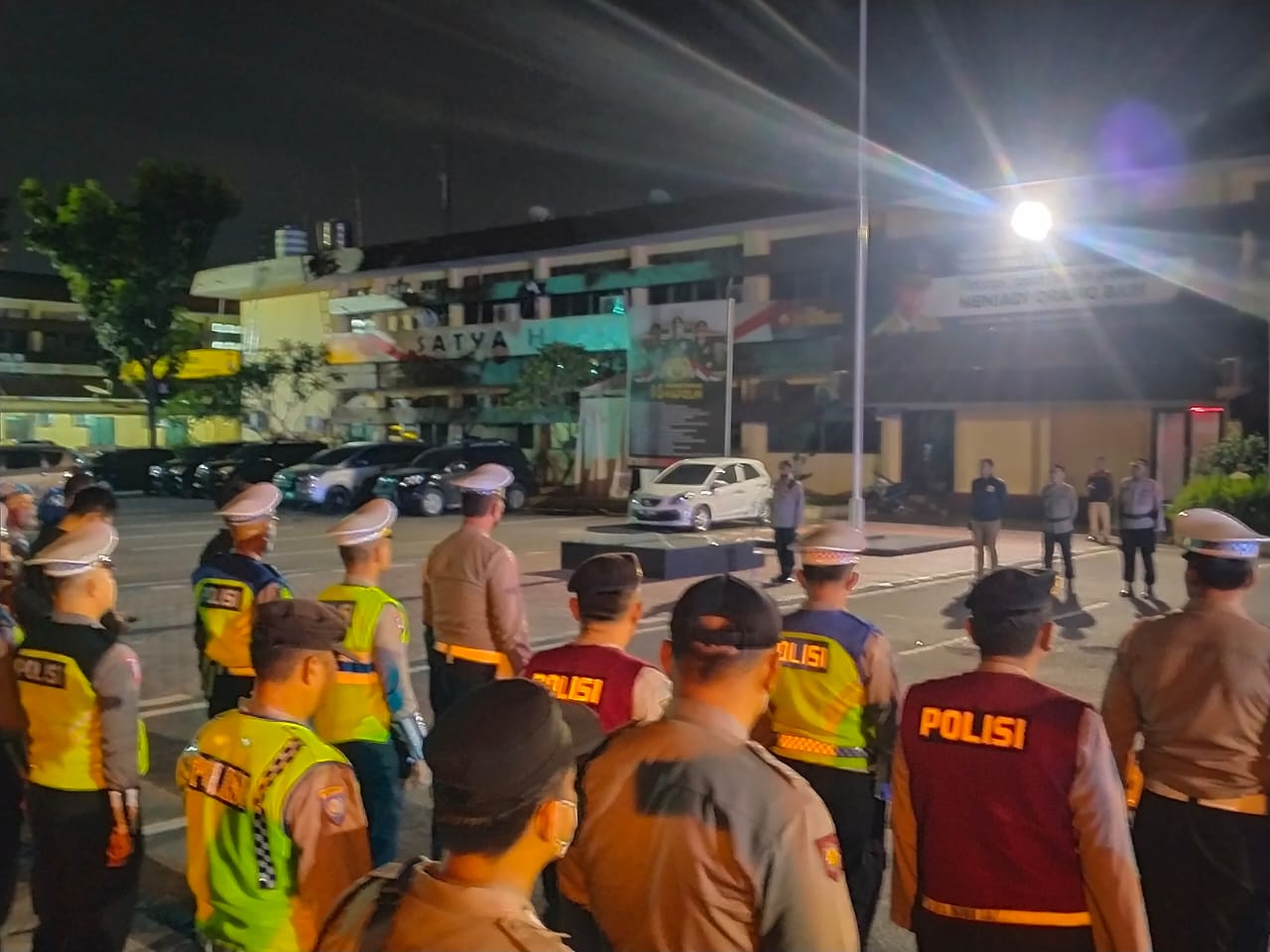 Kabag Ops Polrestabes Medan Pimpin Apel Sispamkota, Beri Rasa Aman ke Masyarakat Saat Akhir Pekan