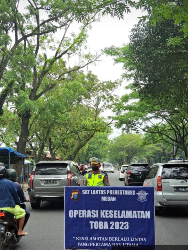 Hari Ke-8 Operasi Keselamatan, Satlantas Polrestabes Medan Tegur dan Imbau Pengguna Jalan