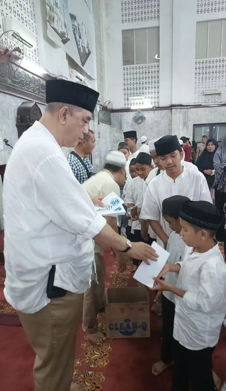 Syukuran Milad Ke 65 Tahun, H. Yuslin Siregar Berbagi Tali Asih Kepada Ratusan Anak Yatim di Medan