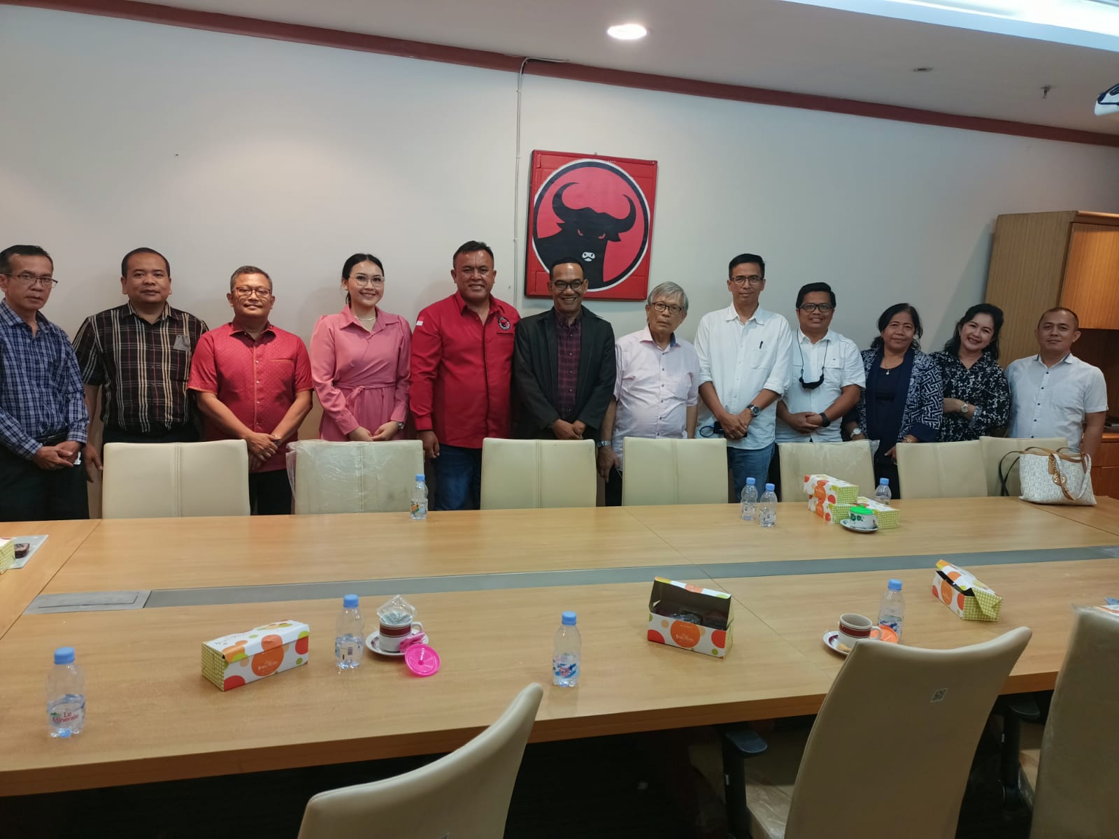 Terima Audiensi Panitia Paskah Gembira Bapa-Inang GKPS Distrik IV, Fraksi PDIP DPRD Sumut : Dukung Kegiatan Positif