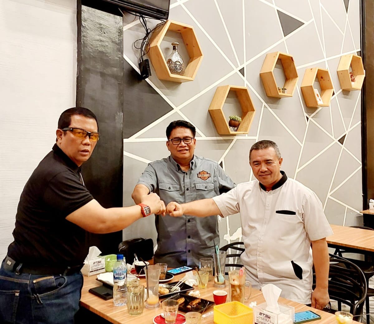 Silaturahmi Kombes Pol. Dr.H. Heri Subiansauri dengan Pimpinan Media di Medan Kembali Terjalin