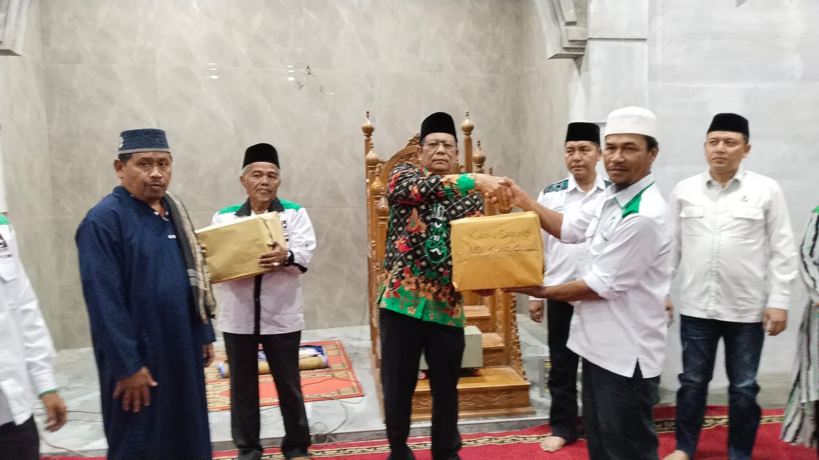 KAHMI Sumut Safari Ramadhan 1444 H ke Tana Karo, Bagi Paket Sembako dan Beri Bantuan