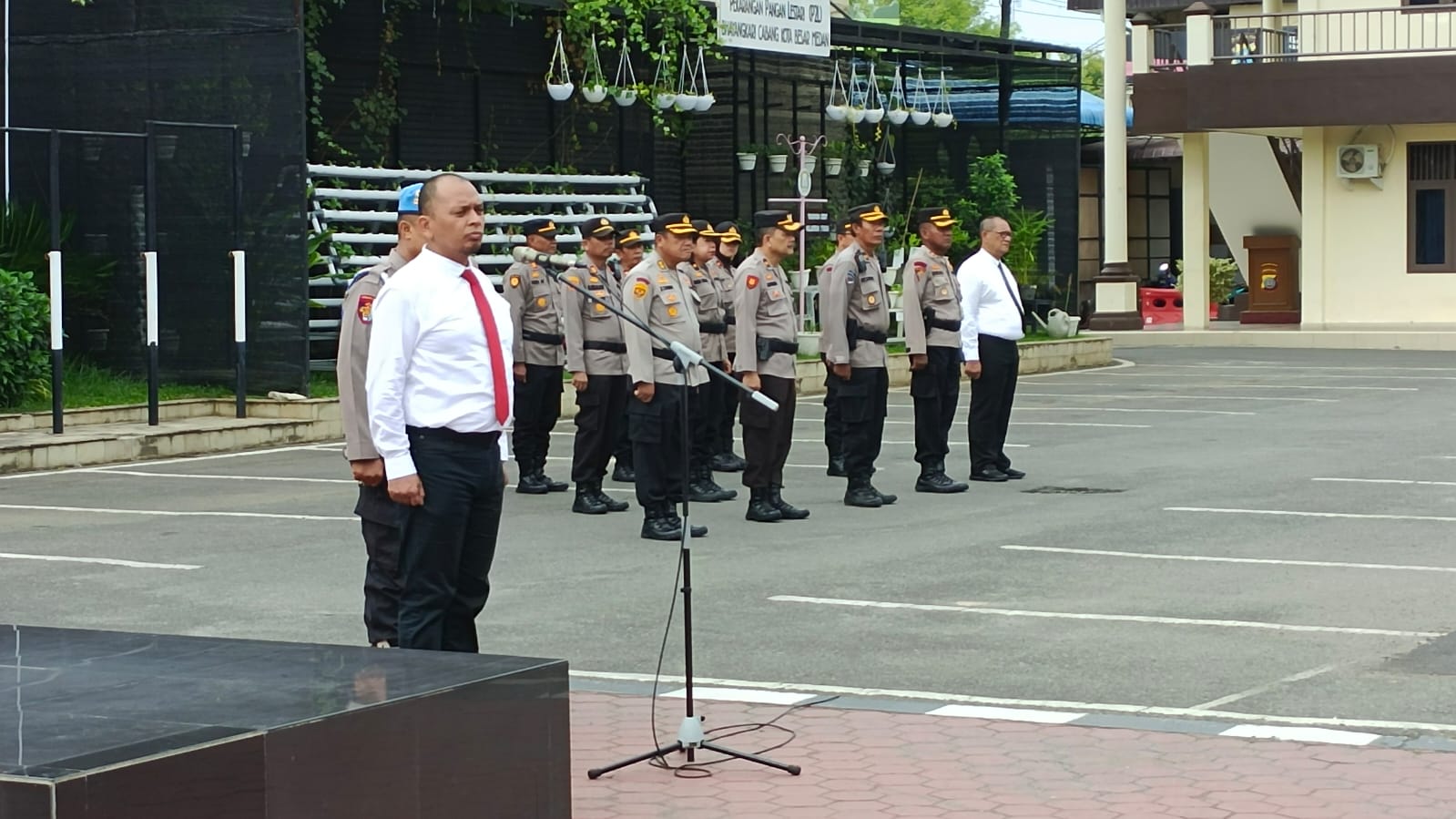 Kasat Narkoba Polrestabes Medan AKBP John Hery Rakuta Sitepu Pimpin Apel Pagi