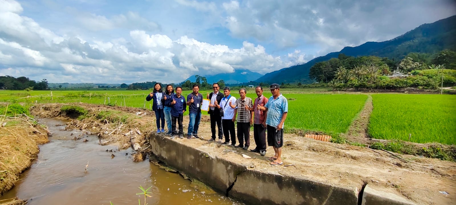 TPL Berikan Bantuan Mendukung Normalisasi Sungai Kepada 5 Desa Di Toba