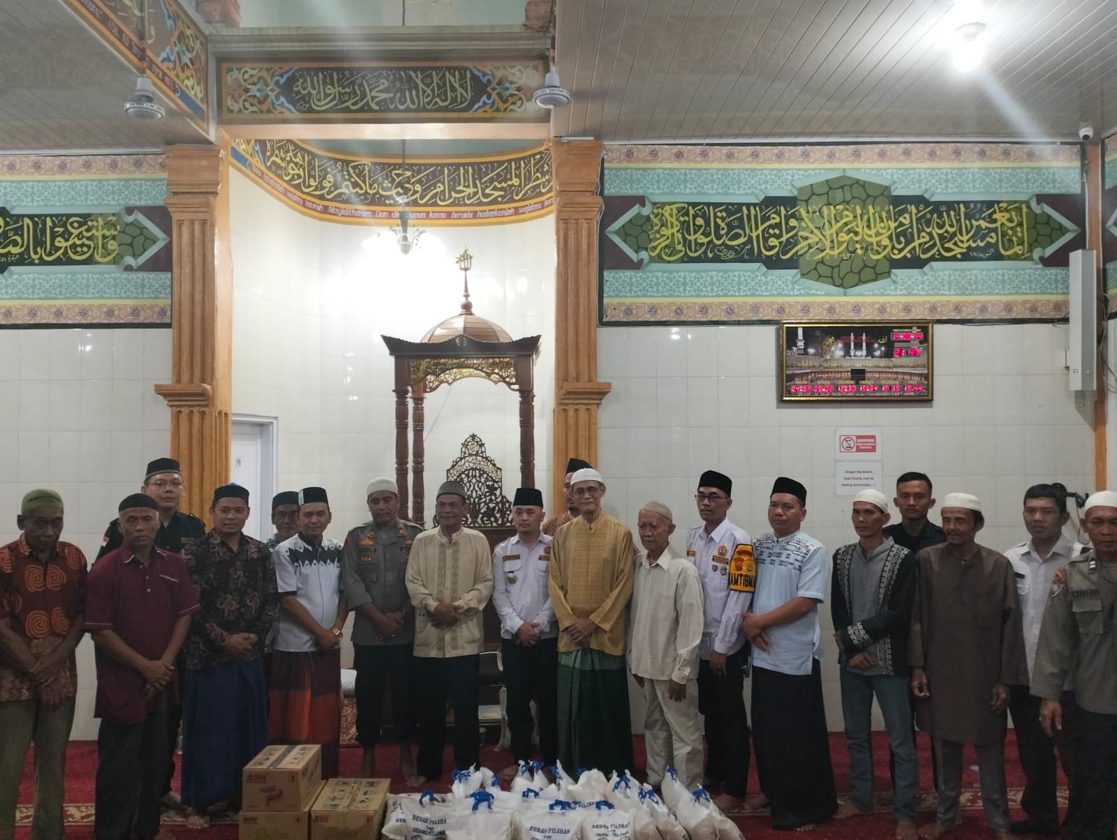 Malam ke 15 Safari Ramadhan 1444 H, Polisi Mendengar dan Memberi Solusi di Masjid  Al Iklasiyah