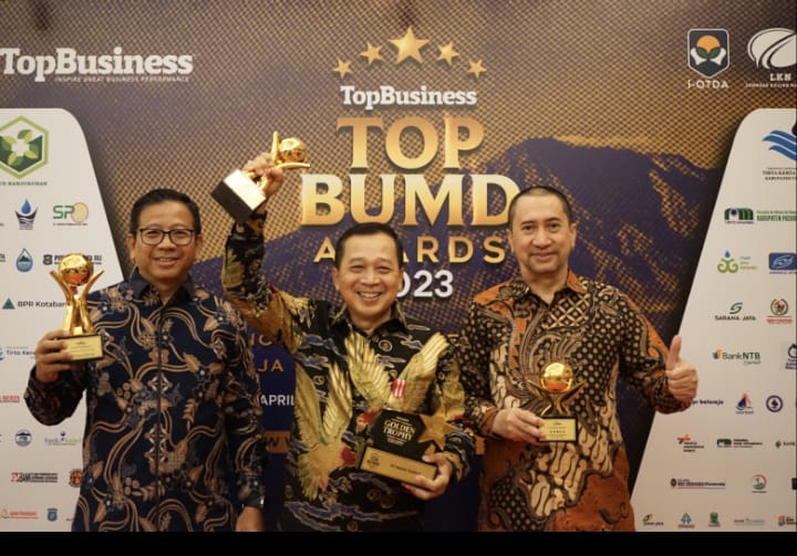 Bank Sumut Dapatkan Golden Trophy di Top BUMD Awards, Hadi Sucipto: Semua Karena Karyawan dan dukungan Pers