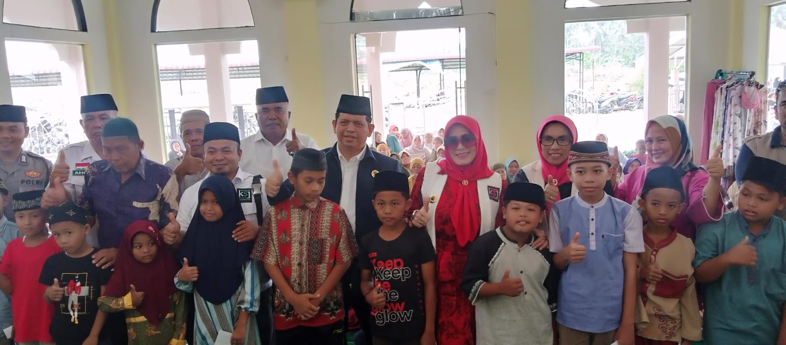 Tuntaskan Safari Ramadhan, Sang Pejuang Duafa dan Ketua KSJ Sumut Tebar Ribuan Sembako