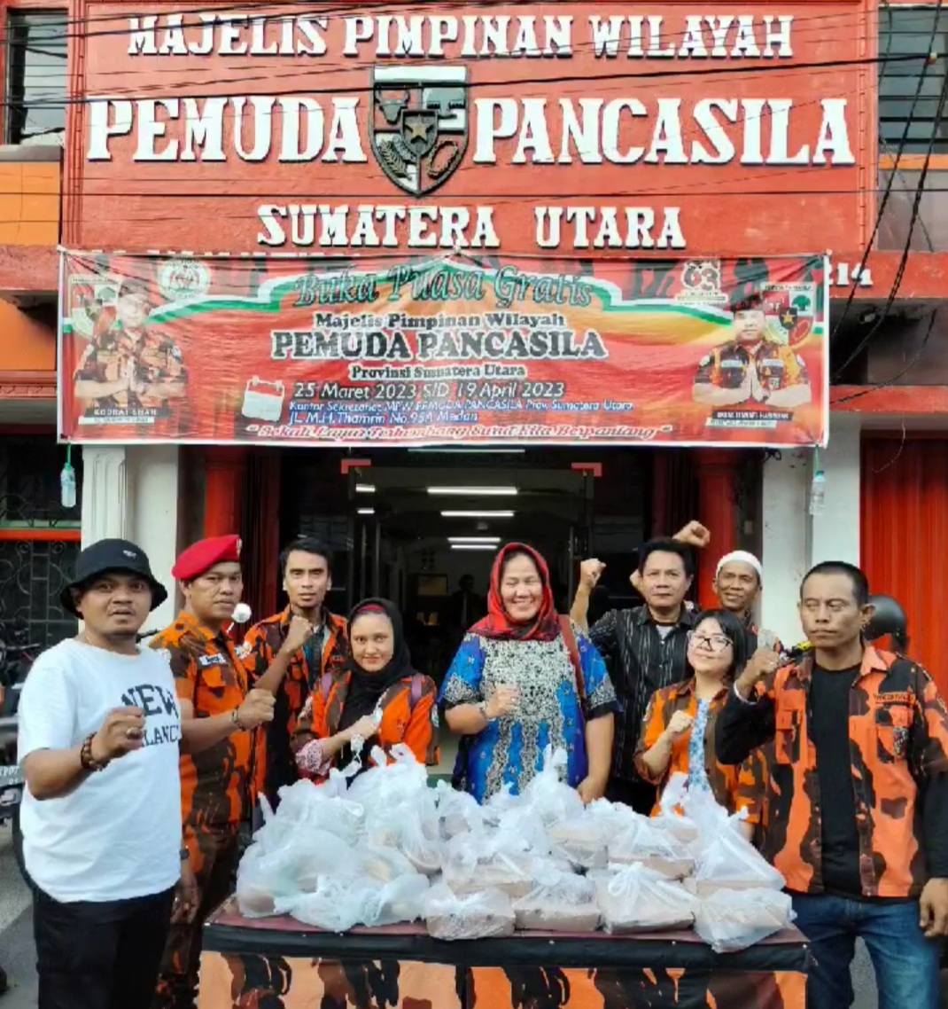 MPW Pemuda Pancasila Sumatera Utara Bagi-bagi Takjil, Ini Pesan Kodrat Shah