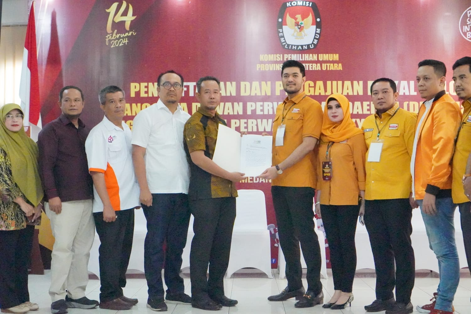 Diiringgi Betor, DPD Partai Hanura Sumut Daftarkan Bacaleg ke KPUD Sumut, Ini Kata El Adrian Shah 