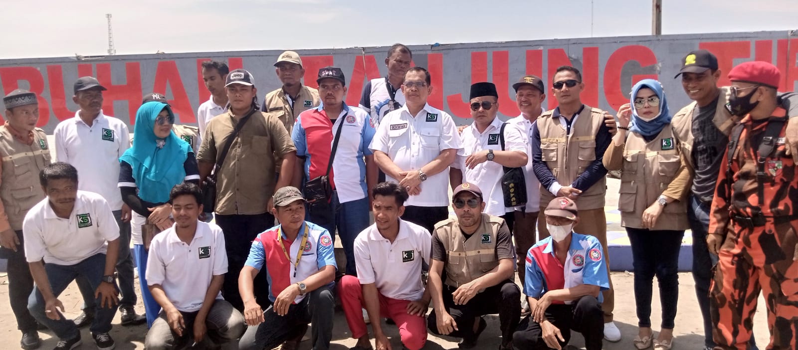 Ikhwan Lubis Sambangi Kaum Duafa di Pesisir Selat Malaka