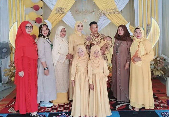 Tengku Mirna Wanita Berwajah Bulan Hadiri Acara Aqiqah dan Tasyakuran Putri ketiga Bendahara MMFC