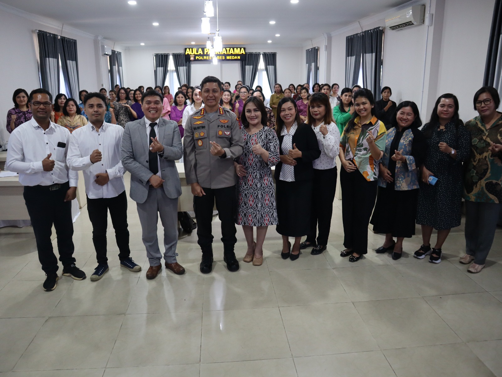 Kapolrestabes Medan Bersama Anggota Beragama Nasrani Lakukan Ibadah Bersama
