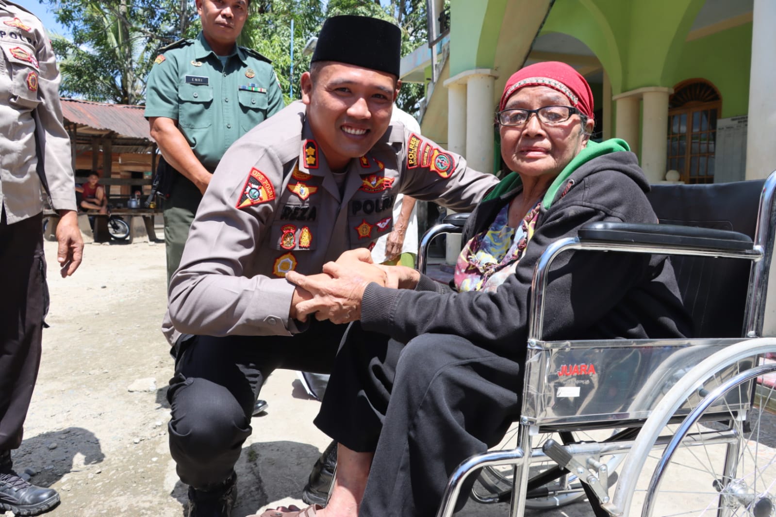 Sambut HUT Bhayangkara Ke 77 Tahun 2023, Kapolres Madina Gelar Bakti Sosial dan Bantuan Sosial