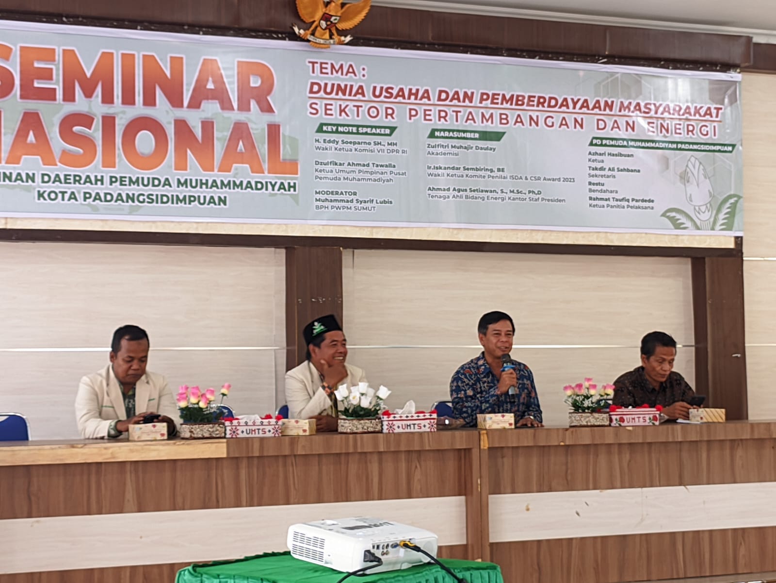 Seminar Nasional Dunia Usaha Dan Pemberdayaan Masyarakat pada Sektor Pertambangan dan Energi