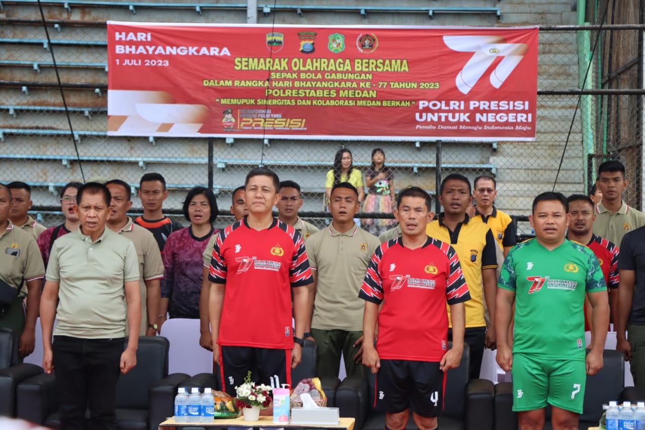 Polrestabes Medan Gelar Pertandingan Persahabatan Sepak Bola Bersama di Stadion Teladan Medan