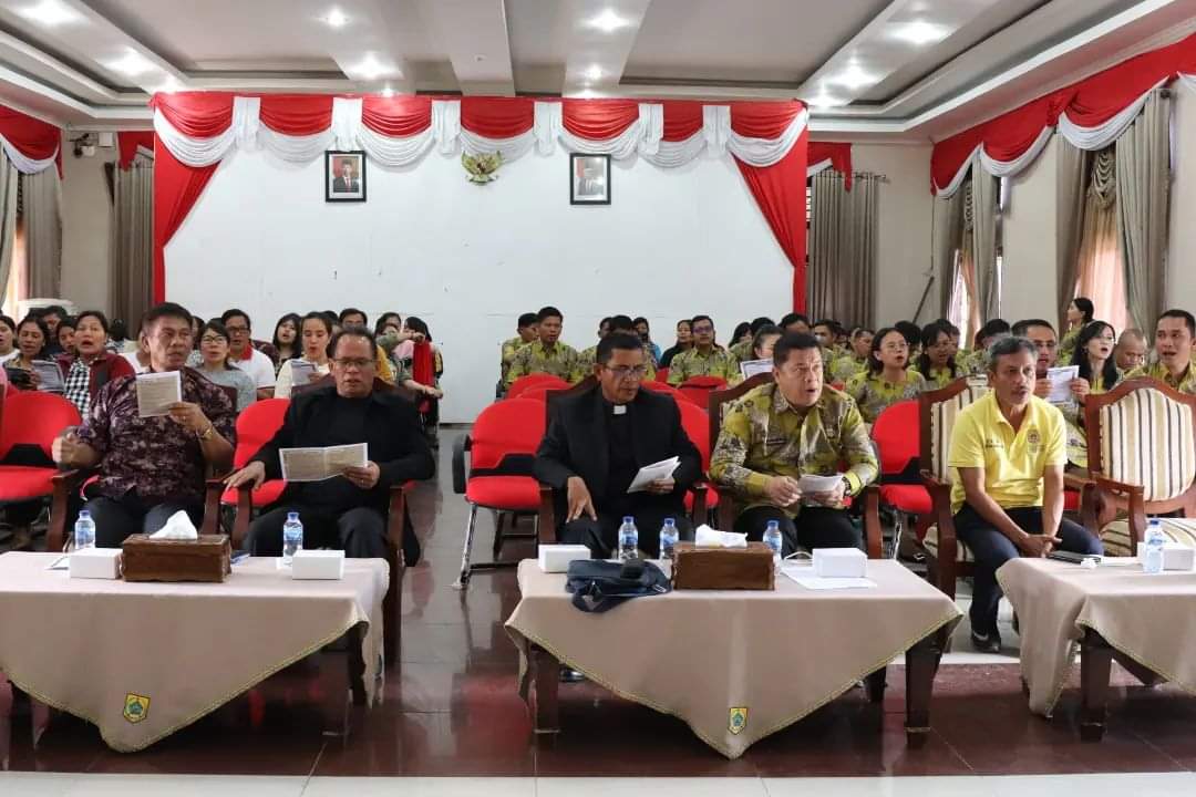 Sekda Kab.Pakpak Bharat Hadiri Ibadah Umum