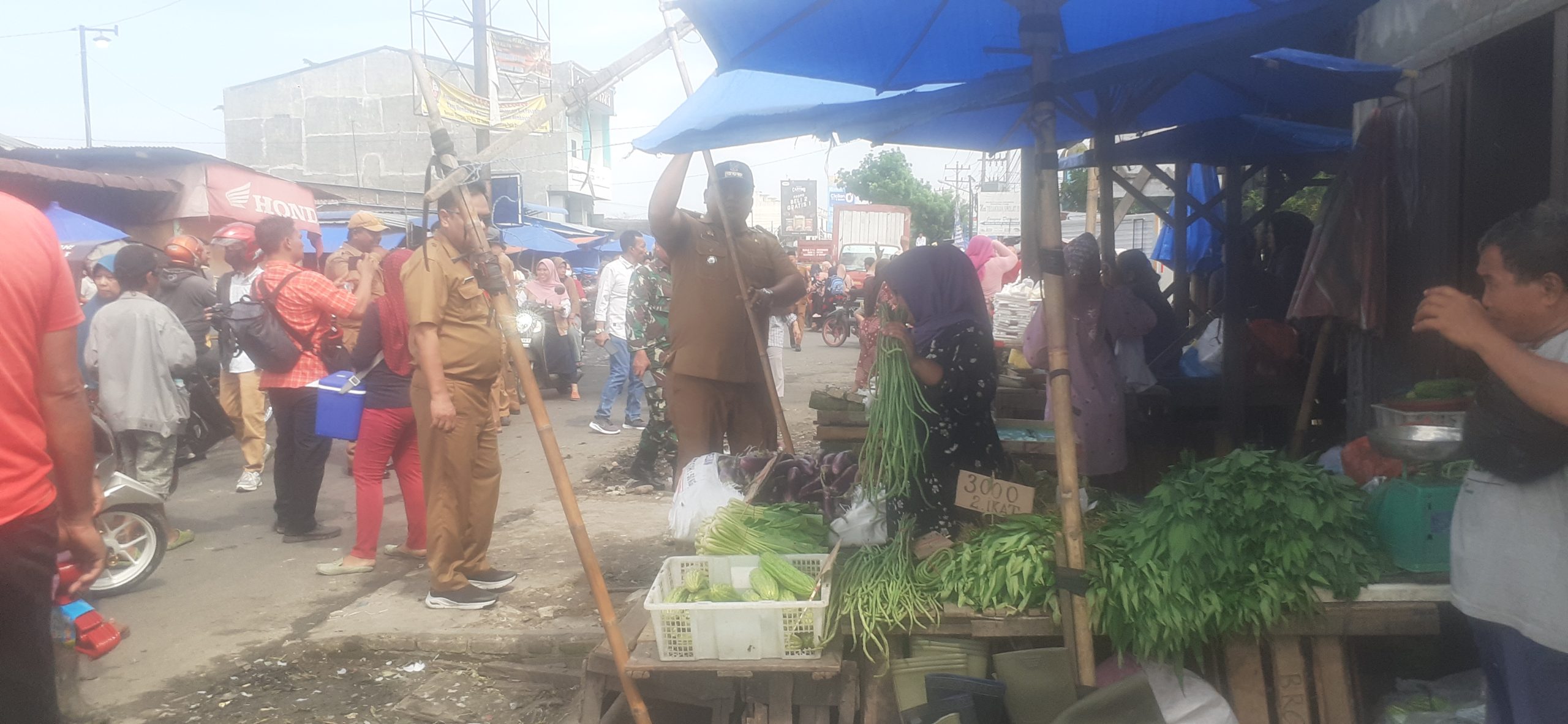 Pemerintah Kecamatan Akan Menyengsarakan Ratusan PKL Pajak Gambir, LSM PAKAR : Camat Percut Seituan Diduga Melakukan Grativikasi