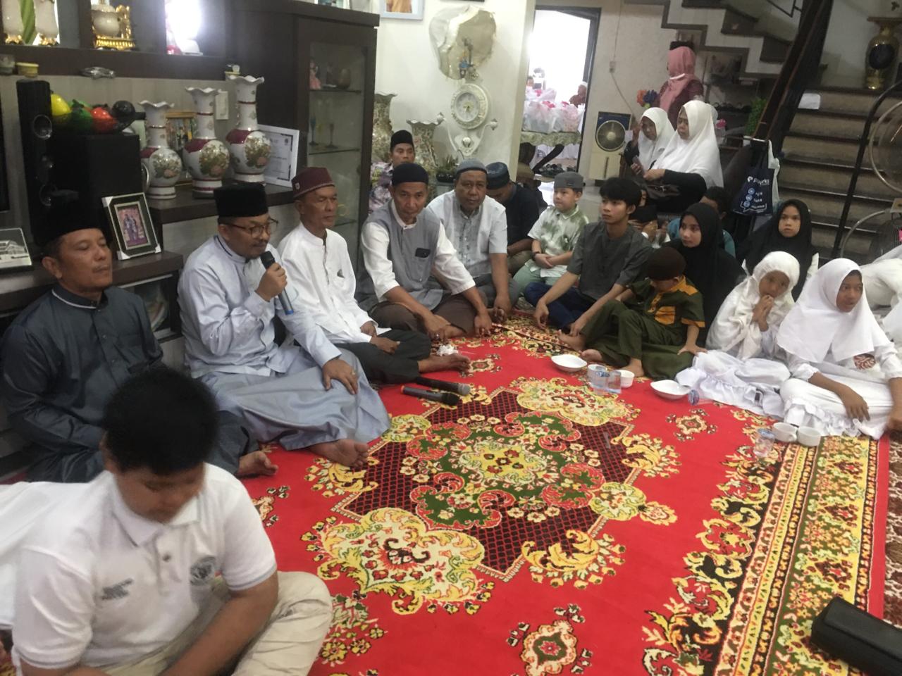 Dua Tahun Wafatnya Putri Tercinta, Keluarga Ilyas Sitorus Berdoa dan Berbagi dengan Puluhan Anak Yatim