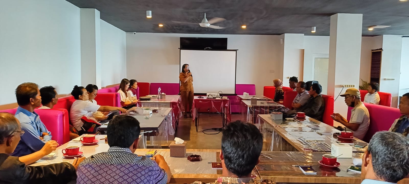 Disbudpar Toba Gelar Pelatihan Kebersihan Lingkungan, Sanitasi dan Pengelolaan Sampah