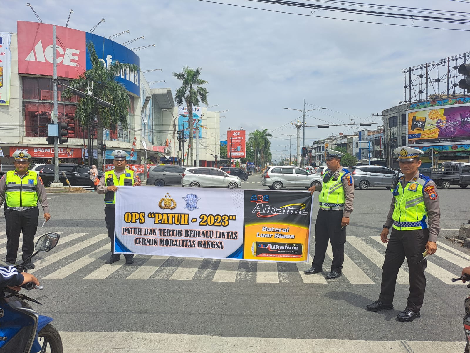 Satlantas Polrestabes Medan Terus Gencarkan Operasi Patuh Toba 2023 Kepada Pengendara