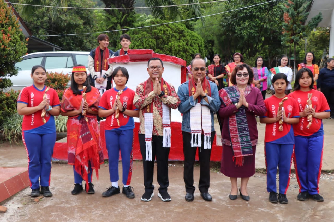 Bupati Toba Ajak Siswa Berprestasi Memotivasi Pelajar SMP