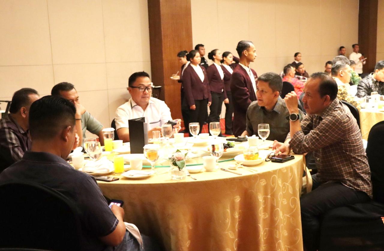 Kapolrestabes Medan Hadiri Acara Makan Malam Bersama Kapolda Sumut Irjen Pol Agung Setya Imam Effendi