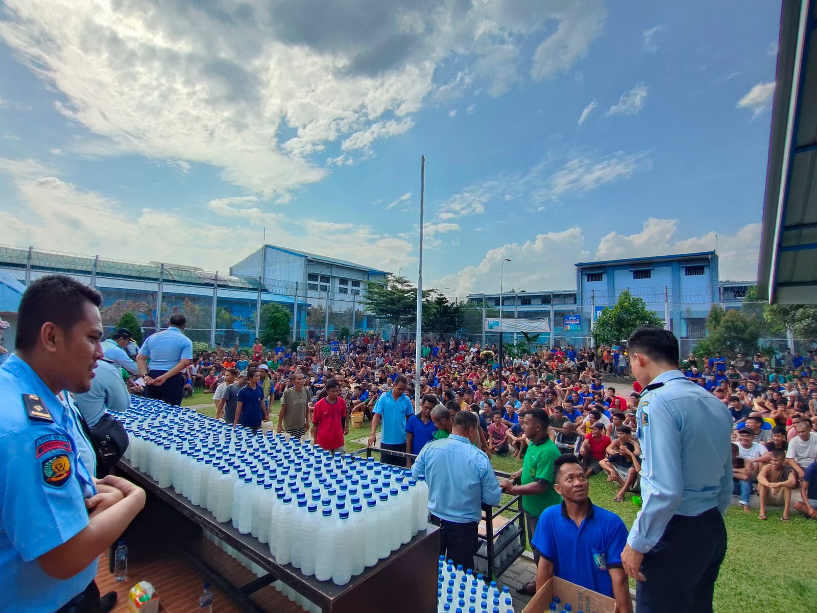 Lapas Binjai Kanwil Kumham Sumut Bagikan Sabun Mandi Hasil Olahan Sendiri Kepada WBP