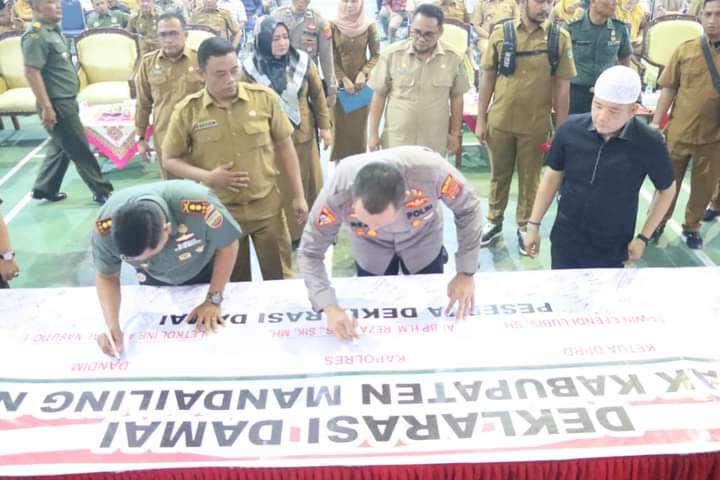 Hadiri Deklarasi Damai Pilkades Serentak Madina Tahun 2023, Kapolres AKBP Reza CAS : Harap Seluruh Elemen Jaga Kamtibmas