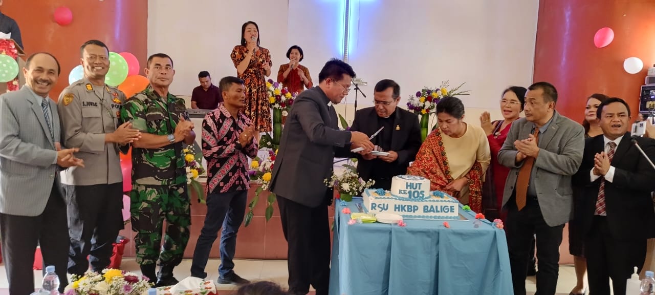 Ephorus HKBP Pdt Dr Robinson Butarbutar Hadiri Perayaan HUT RSU HKBP Ke-105