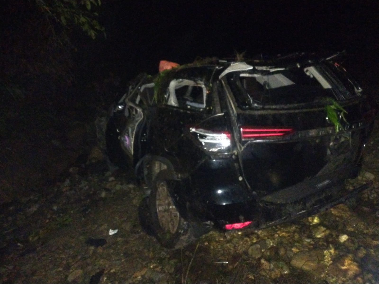 Fortuner Terjun Ke Jurang Di Jangga Dolok, Satu Penumpang Tewas, 2 Luka-luka