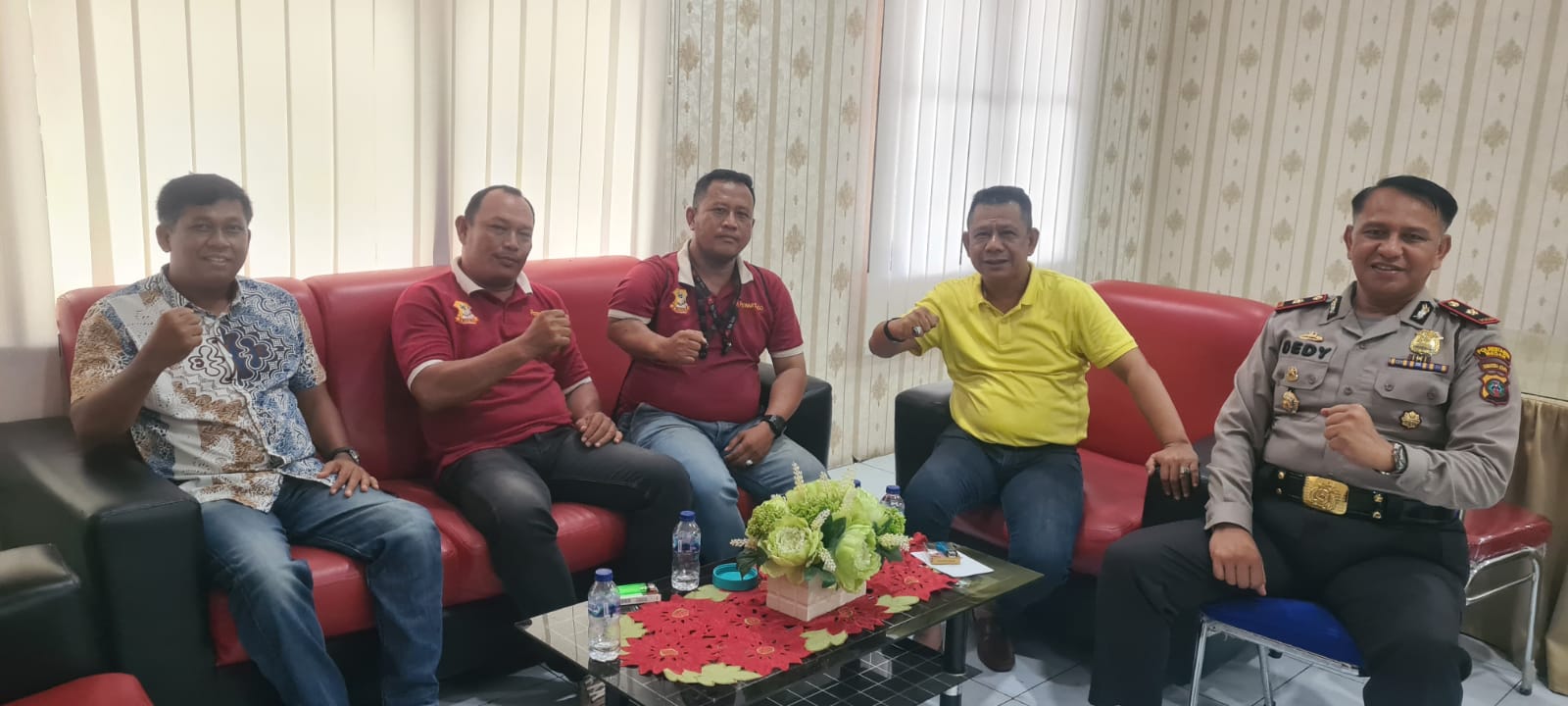 Kapolsek Delitua Dikunjungi Ketua Pewarta, Kompol Dedy Dharma : Masyarakat Ikut Berperan Tindak Kejahatan