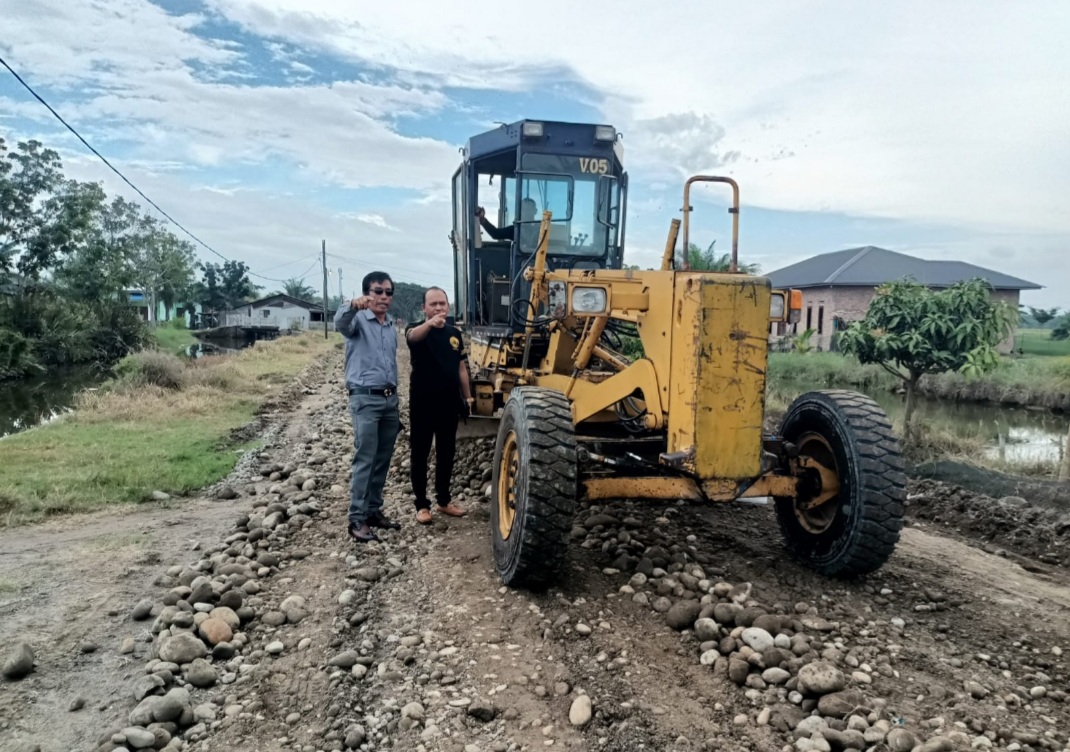 Berbuatlah Untuk Masyarakat, Burhanuddin, S.E : Siapapun Kita, Berikan yang Terbaik