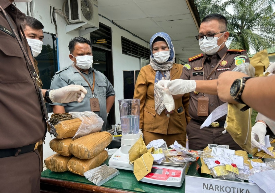 Kejari Langkat Musnahkan Barang Bukti Narkotika