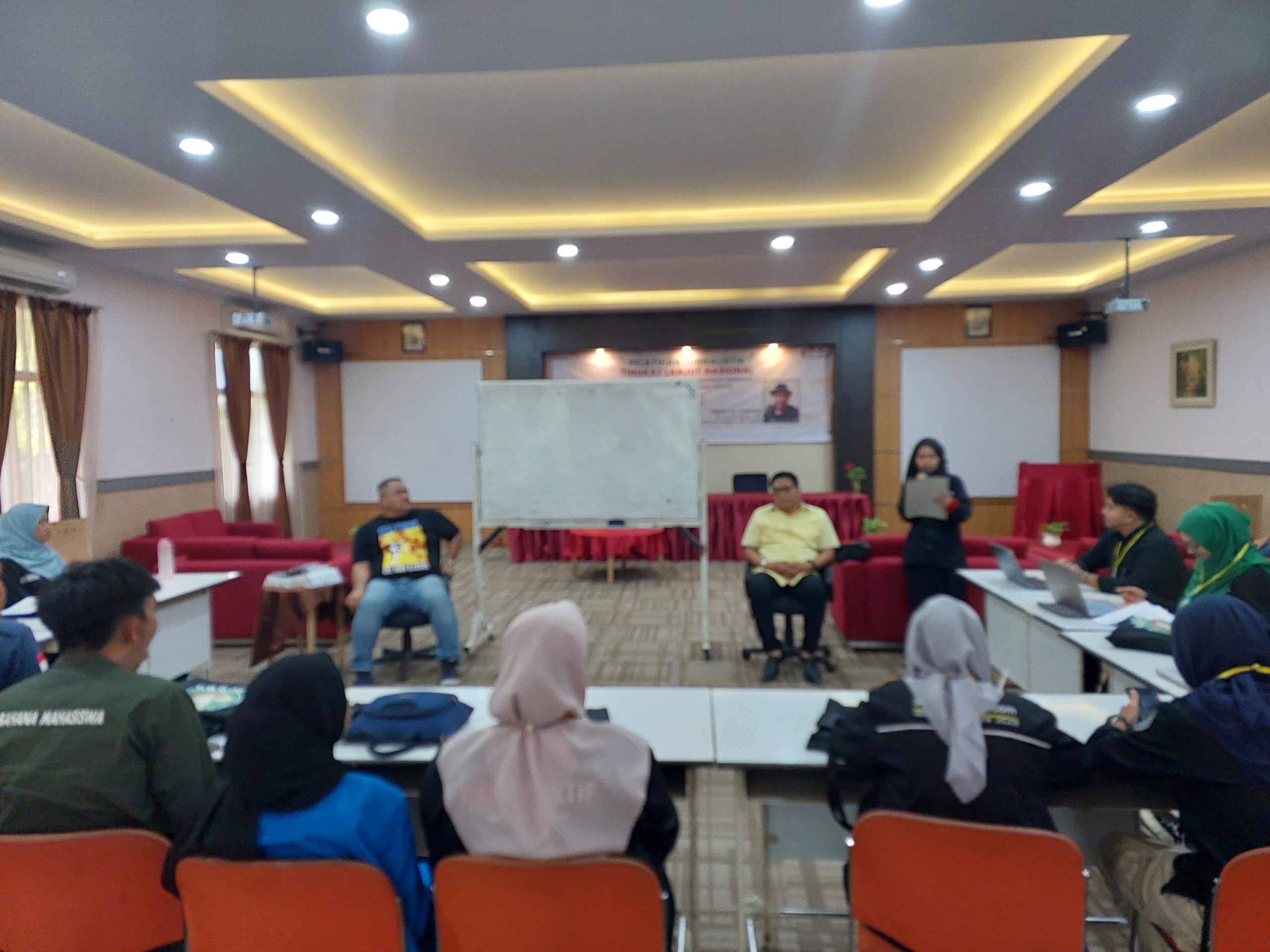 LPM Perspektif FEB USK Menggelar Pelatihan Jurnalistik Tingkat Lanjut Nasional, Teguh Santosa : Teruslah Berlatih Agar Profesional