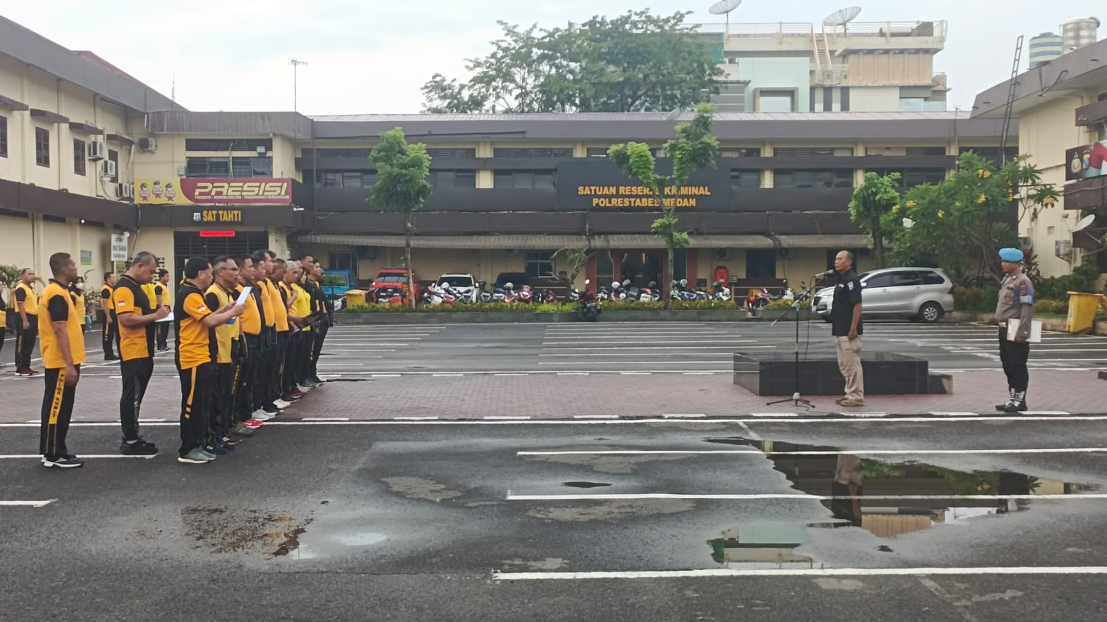 Tingkatkan Imun, Anggota Polrestabes Medan Olahraga Bersama