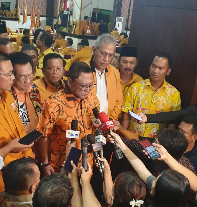 Buka Sekolah Politik Partai Politik Sumatera Selatan, Ketum Hanura OSO : Ayo Bersatu Raih Kemenangan