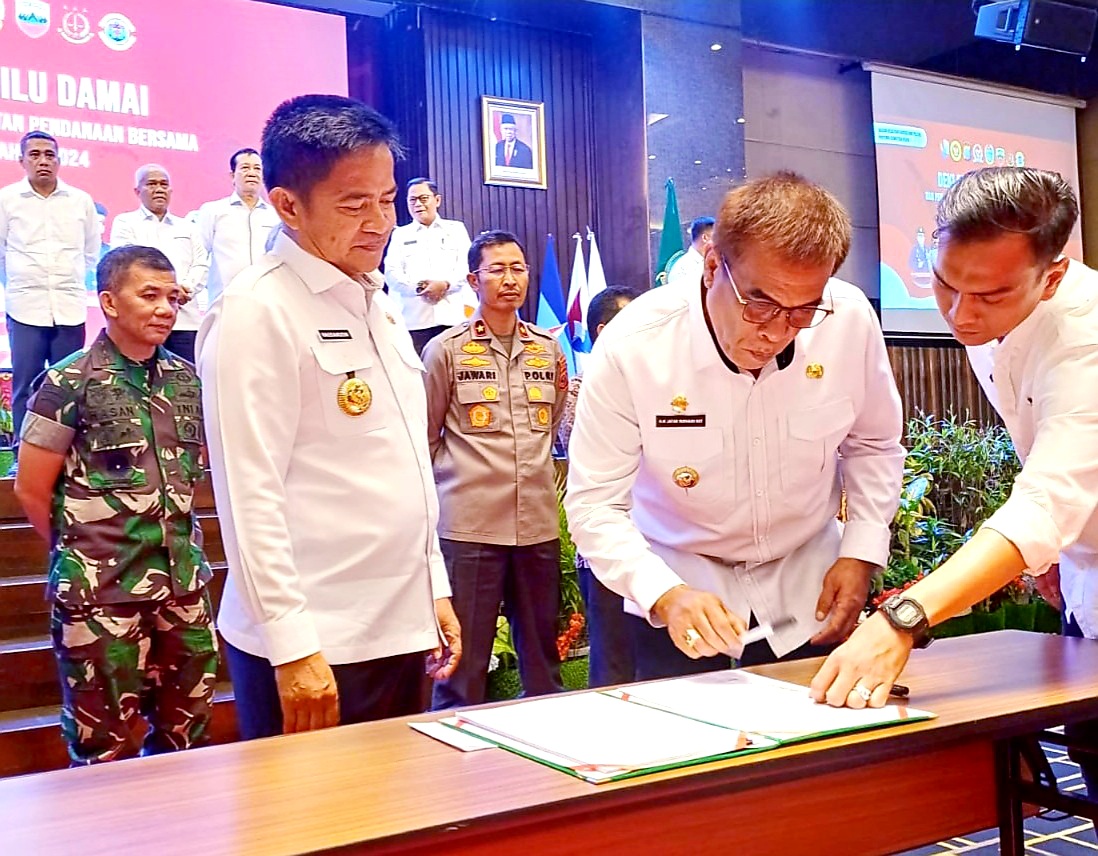 Ketua DPW PKB Sumut Sukhairi Tanda Tangani Deklarasi Damai Disaksikan Gubsu Hasanuddin