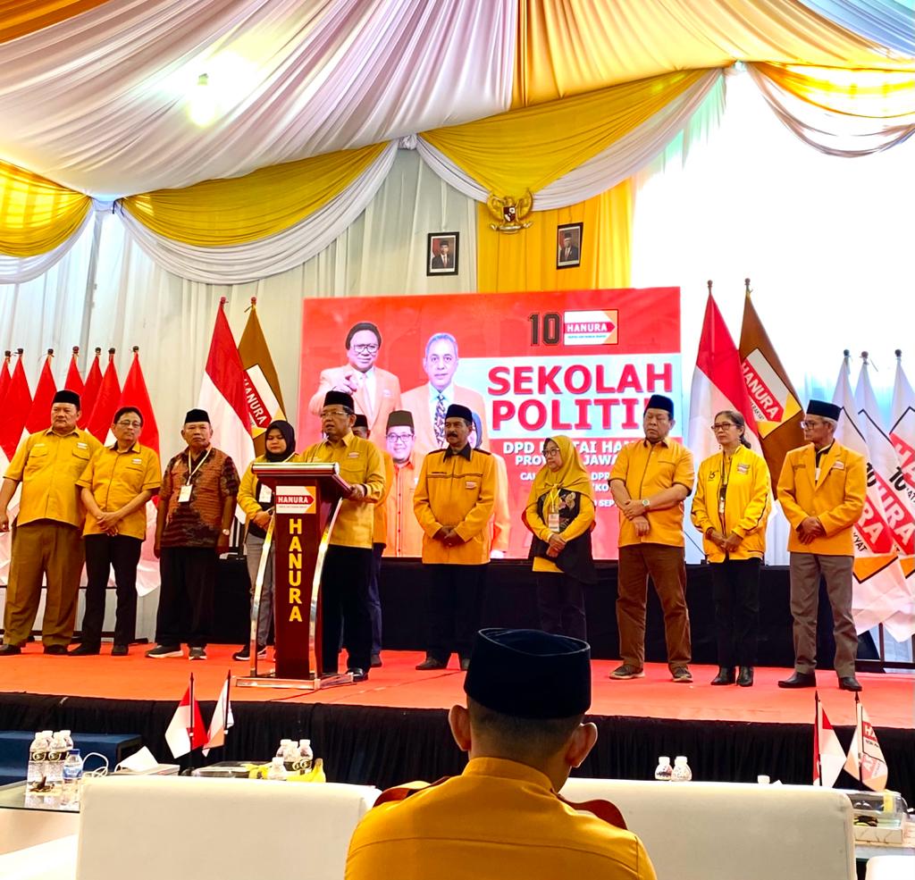 Pembekalan Caleg Hanura Jawa Timur,  Ini Pesan Ketua Bappilu DPP Partai HANURA Drs. H. Akhmad Muqowam