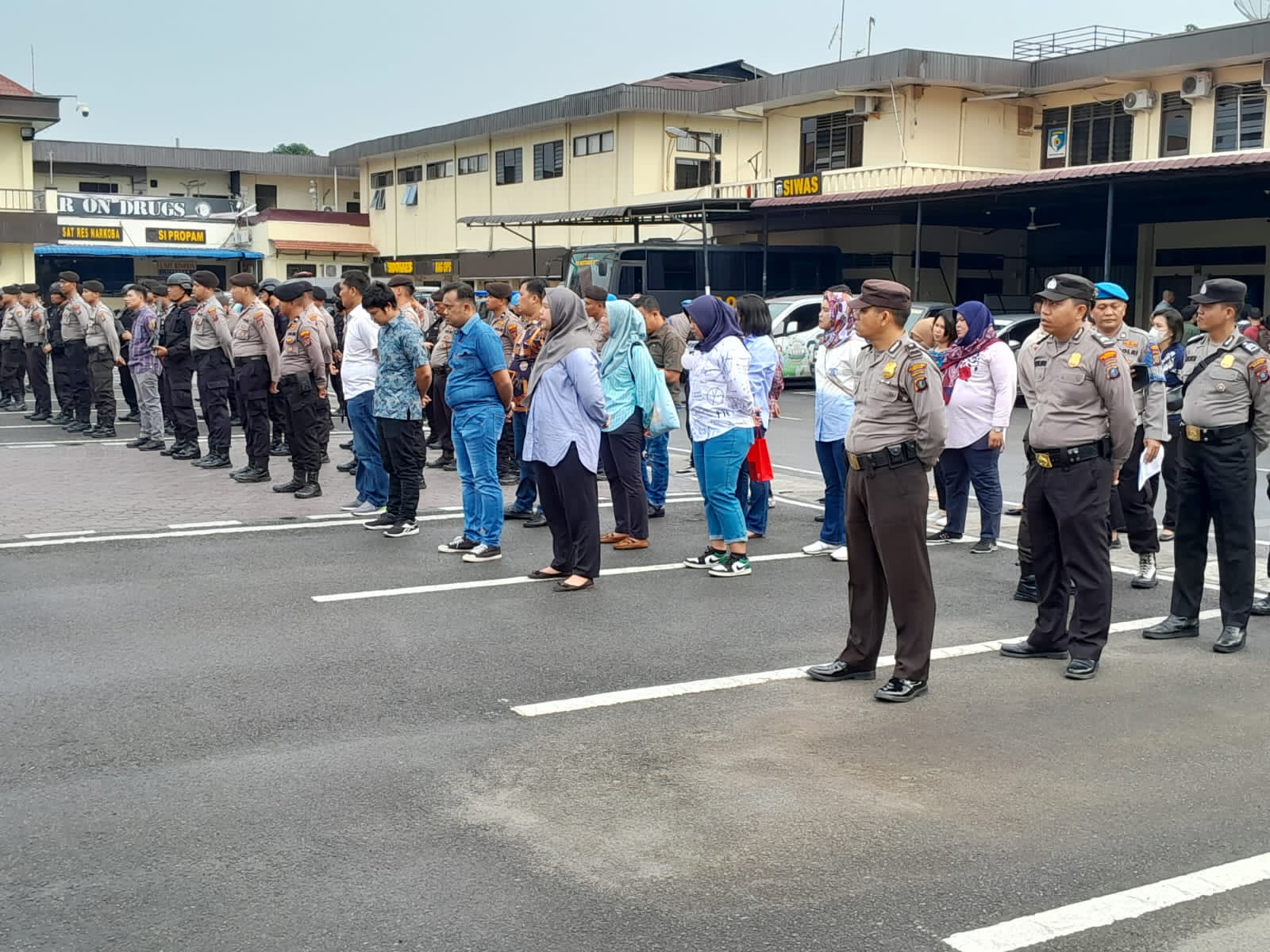 Kasat Narkoba Polrestabes Medan Pimpin Apel Pengamanan Kunker Presiden Jokowi