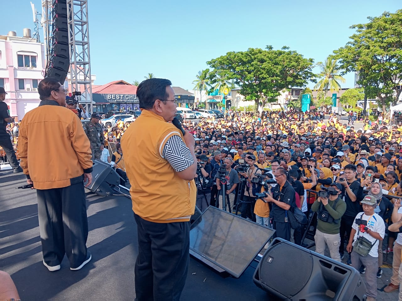 Senam Sehat Ribuan Warga Kawanua, Ketua Umum Partai Hanura OSO: Kita Harus Jadi Teladan Ditengah Masyarakat