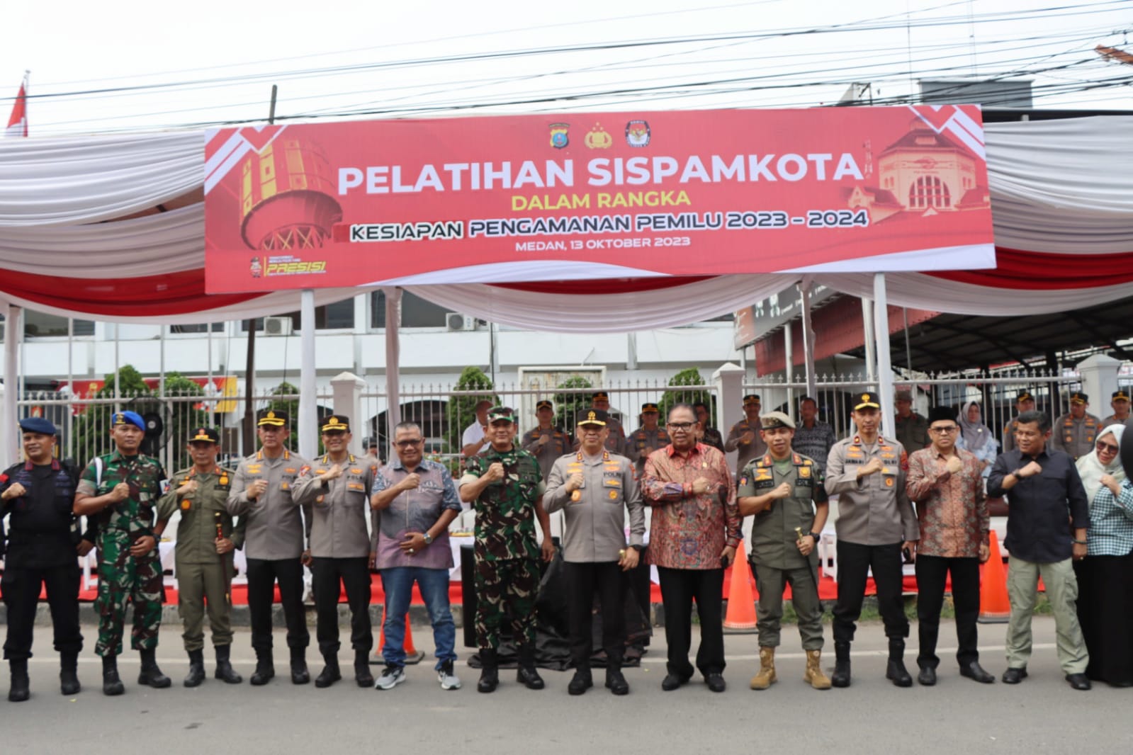 Siap Amankan Pemilu 2024, Polisi Gelar Simulasi Sismpamkota di KPU Sumut