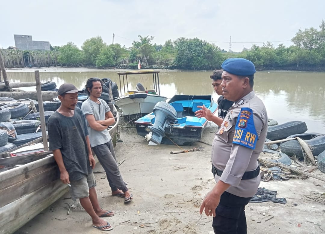 Pol Airud Polres Sergai Monitoring dan Dikmas Kepada Nelayan