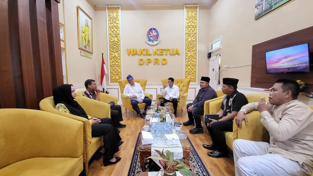 Ketua DMDI Sumut Dr. H. Muhammad Isa Indrawan, SE., MM Bersama Pengurus Silaturahmi ke DPRD Deli Serdang