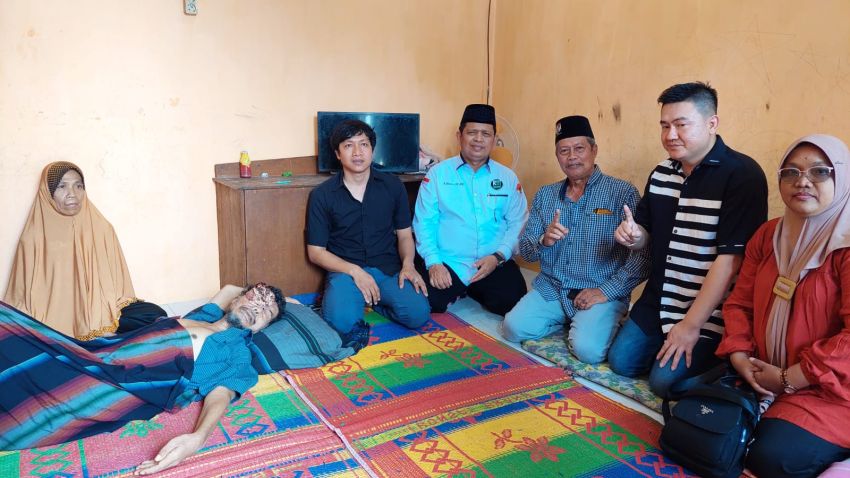 Kampanye tidak Membatasi Sang Pejuang Duafa Membantu Orang yang Membutuhkan