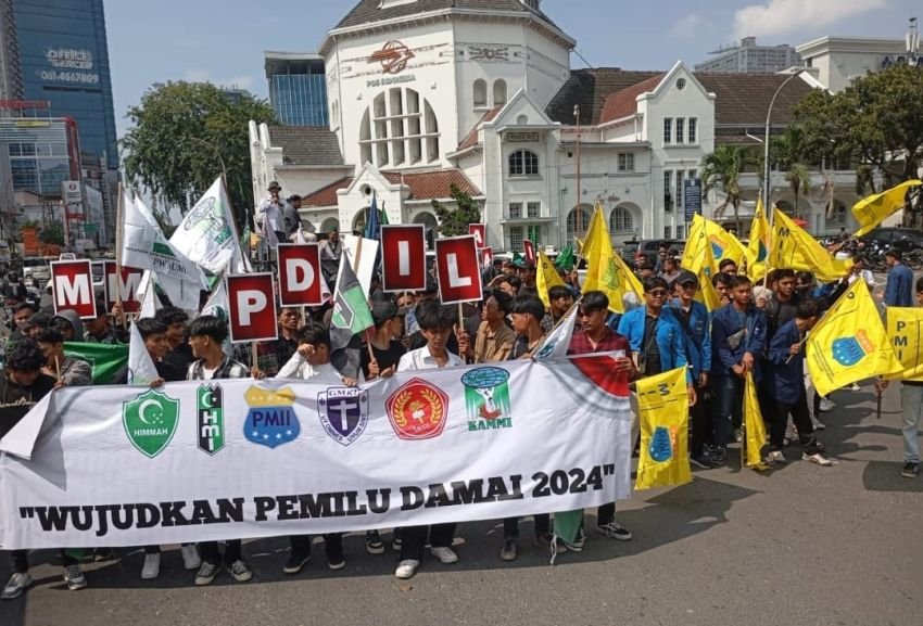 Aliansi Cipayung Plus Sumut Minta Peserta Pemilu Tak Bikin Gaduh  MEDAN I SUMUT24.CO Sebanyak 200 elemen mahasiswa yang tergabung dalam Aliansi Cipayu