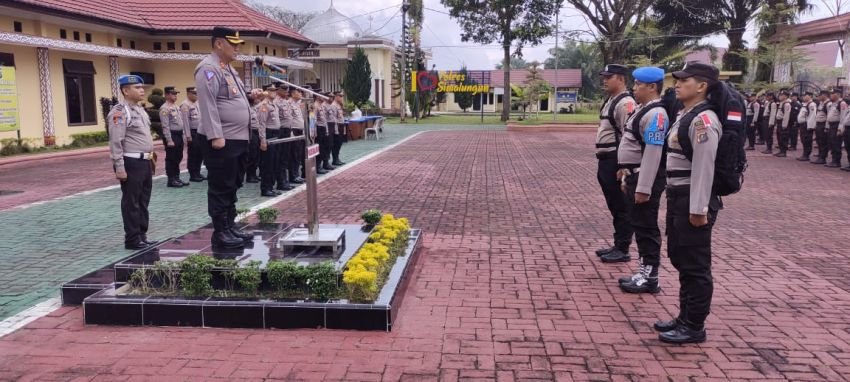 Kapolres Simalungun Pempin Apel Pergeseran Pasukan Pengamanan TPS Jelang Pemilu 2024 yang Aman, Damai dan Sejuk