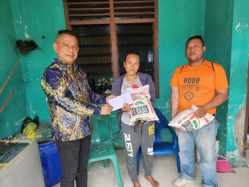 Ketua Pewarta Jenguk Kabid PAC PP Medan Area yang Alami Sakit