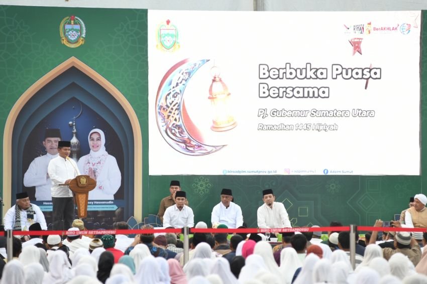 Pj Gubernur Sumut Buka Puasa Bersama Kaum Duafa dan ART