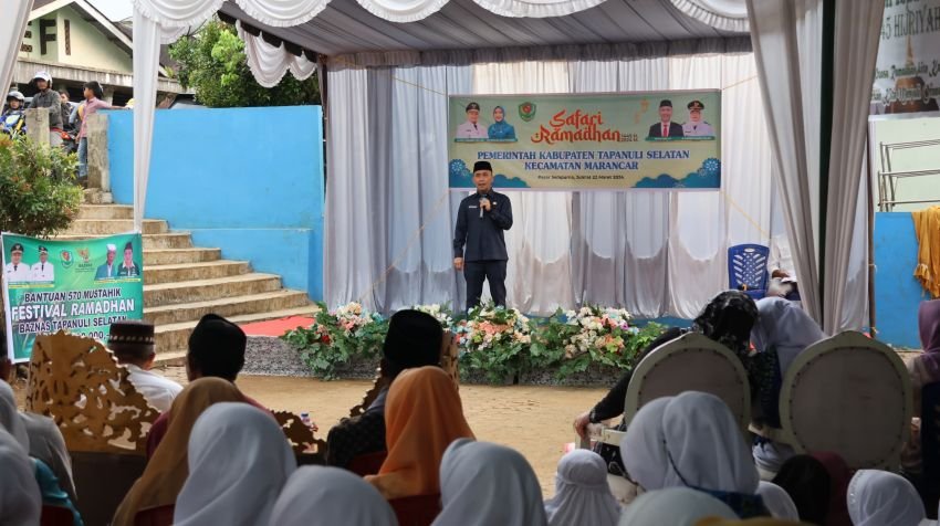 Jama'ah sambut Rombongan Bupati Tapsel saat Hadiri Safari Ramadhan 1445 H di Marancar